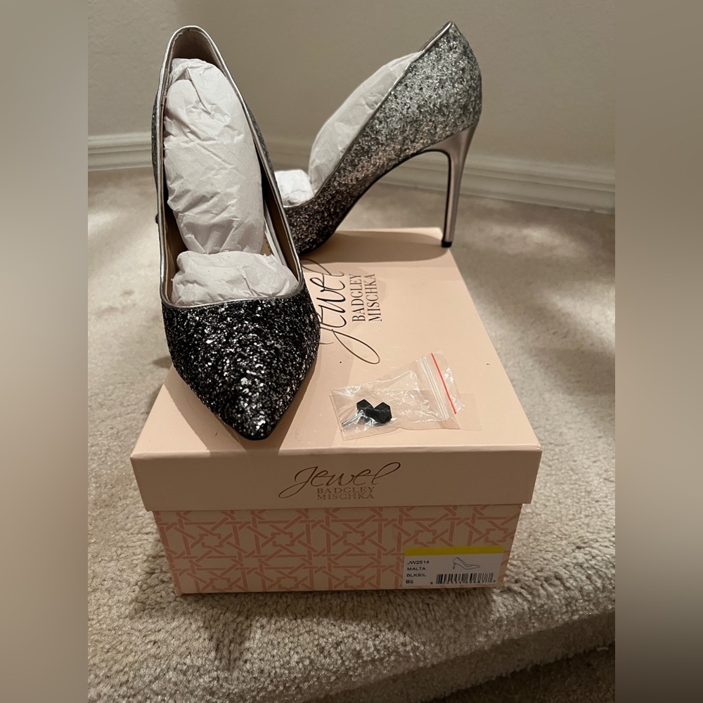 Authentic Brand New Jewel Badgley Mischka Women’s heels